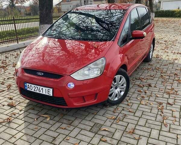 Красный Форд С-Макс, объемом двигателя 2 л и пробегом 300 тыс. км за 6550 $, фото 1 на Automoto.ua