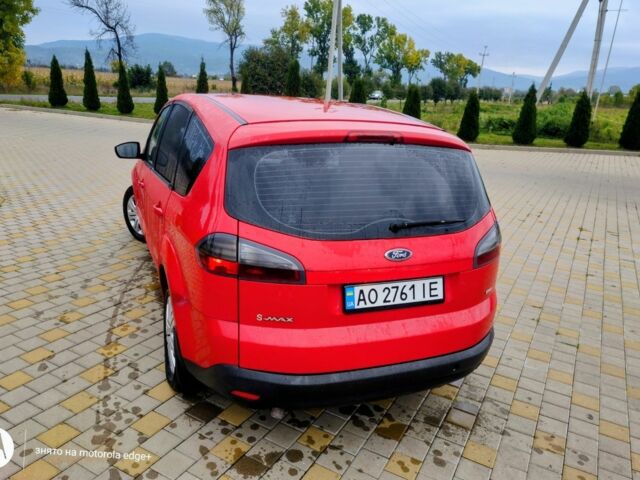 Красный Форд С-Макс, объемом двигателя 2 л и пробегом 300 тыс. км за 6200 $, фото 1 на Automoto.ua