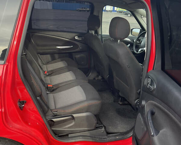 Червоний Форд С-Макс, об'ємом двигуна 2 л та пробігом 270 тис. км за 9200 $, фото 10 на Automoto.ua