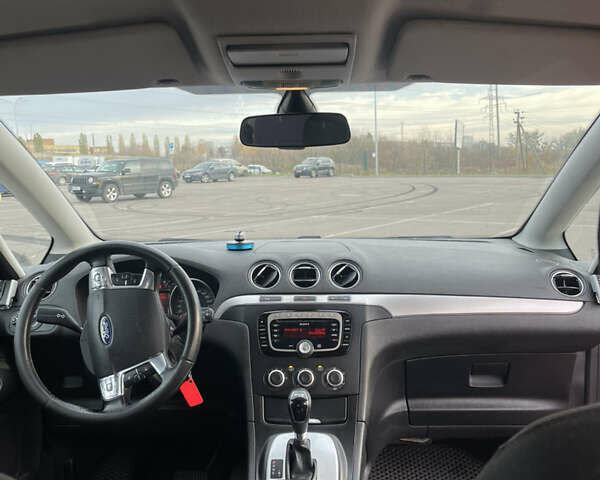 Червоний Форд С-Макс, об'ємом двигуна 2 л та пробігом 270 тис. км за 9200 $, фото 9 на Automoto.ua