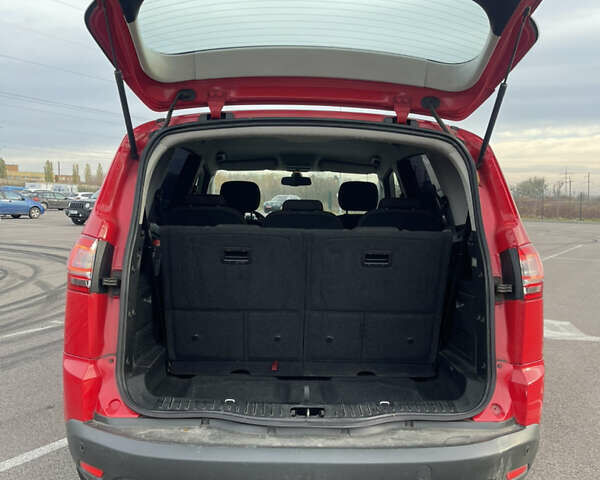 Червоний Форд С-Макс, об'ємом двигуна 2 л та пробігом 270 тис. км за 9200 $, фото 15 на Automoto.ua