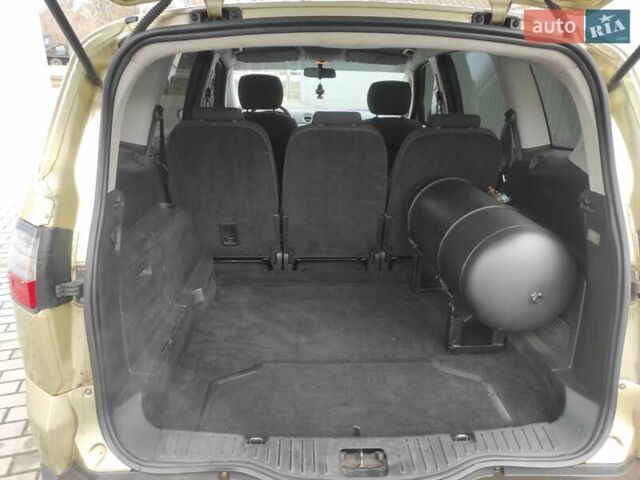 Желтый Форд С-Макс, объемом двигателя 2 л и пробегом 185 тыс. км за 6000 $, фото 30 на Automoto.ua