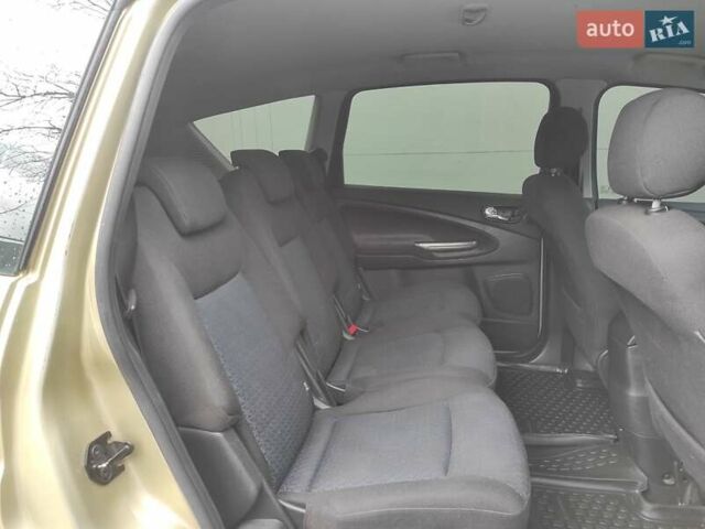 Желтый Форд С-Макс, объемом двигателя 2 л и пробегом 185 тыс. км за 6000 $, фото 24 на Automoto.ua