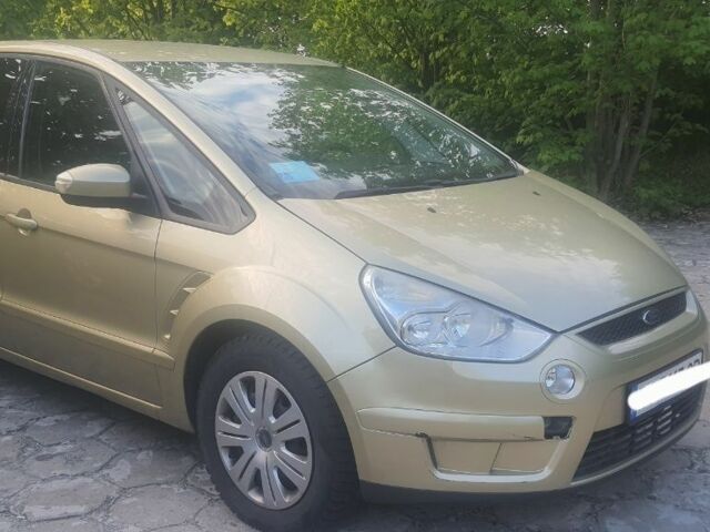 Серый Форд С-Макс, объемом двигателя 2 л и пробегом 280 тыс. км за 6100 $, фото 3 на Automoto.ua