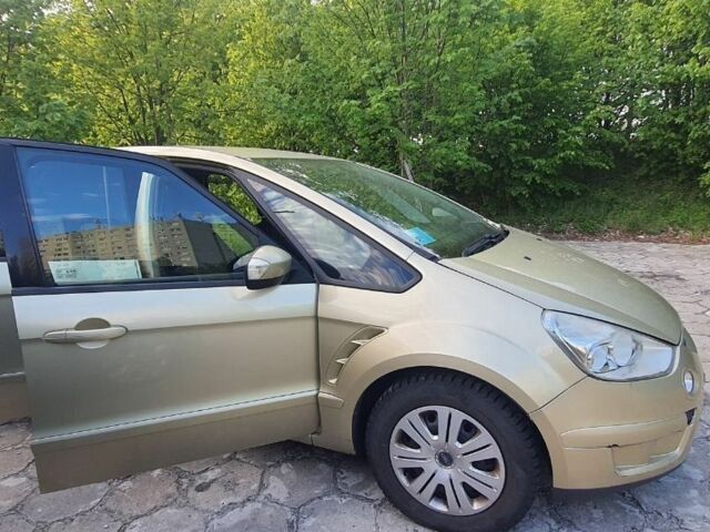 Серый Форд С-Макс, объемом двигателя 2 л и пробегом 280 тыс. км за 6100 $, фото 5 на Automoto.ua