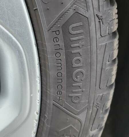 Серый Форд С-Макс, объемом двигателя 1.75 л и пробегом 382 тыс. км за 4500 $, фото 24 на Automoto.ua