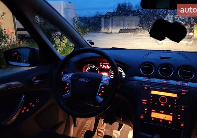 Серый Форд С-Макс, объемом двигателя 1.75 л и пробегом 382 тыс. км за 4500 $, фото 47 на Automoto.ua