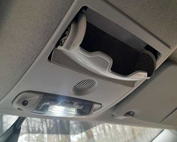 Серый Форд С-Макс, объемом двигателя 2 л и пробегом 325 тыс. км за 6000 $, фото 16 на Automoto.ua