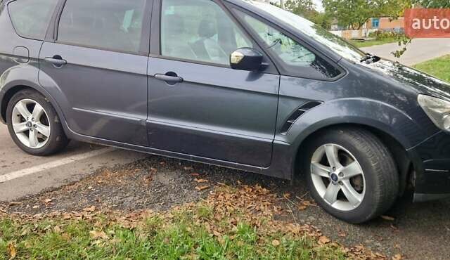 Серый Форд С-Макс, объемом двигателя 2 л и пробегом 345 тыс. км за 6200 $, фото 3 на Automoto.ua