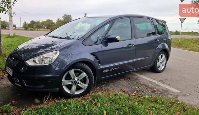 Серый Форд С-Макс, объемом двигателя 2 л и пробегом 345 тыс. км за 6200 $, фото 1 на Automoto.ua