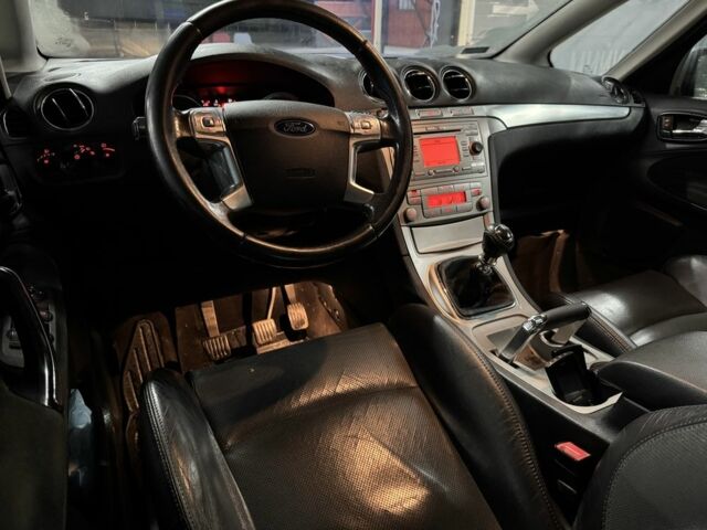 Серый Форд С-Макс, объемом двигателя 1.8 л и пробегом 234 тыс. км за 2200 $, фото 5 на Automoto.ua