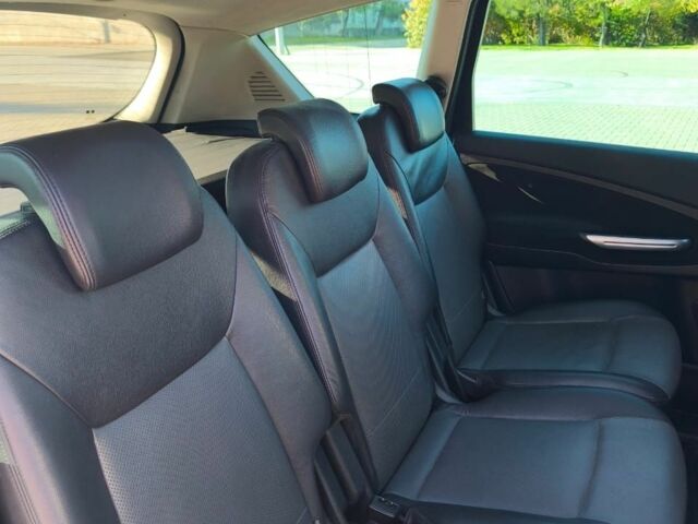 Серый Форд С-Макс, объемом двигателя 2 л и пробегом 290 тыс. км за 6700 $, фото 17 на Automoto.ua