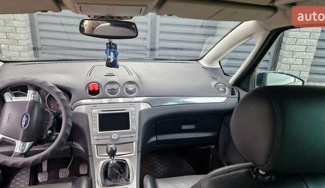 Серый Форд С-Макс, объемом двигателя 2 л и пробегом 345 тыс. км за 6200 $, фото 9 на Automoto.ua