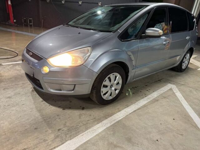 Серый Форд С-Макс, объемом двигателя 1.8 л и пробегом 314 тыс. км за 2200 $, фото 1 на Automoto.ua