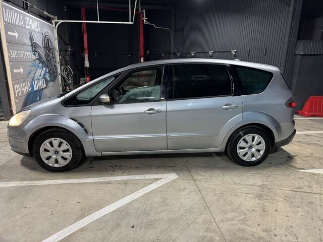 Серый Форд С-Макс, объемом двигателя 1.8 л и пробегом 234 тыс. км за 2200 $, фото 7 на Automoto.ua