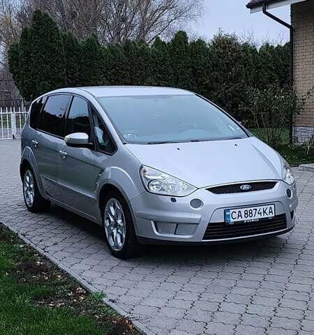 Серый Форд С-Макс, объемом двигателя 1.75 л и пробегом 382 тыс. км за 4500 $, фото 3 на Automoto.ua