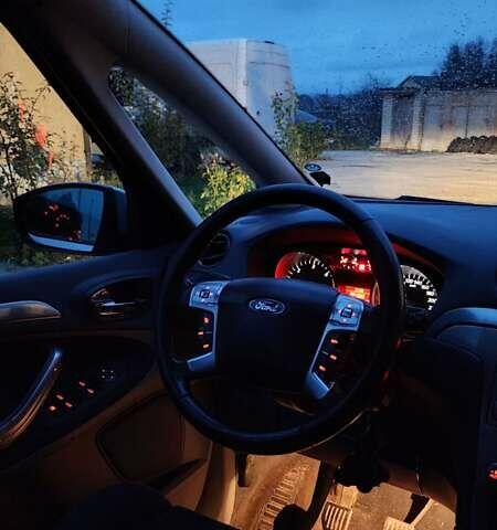 Серый Форд С-Макс, объемом двигателя 1.75 л и пробегом 382 тыс. км за 4500 $, фото 48 на Automoto.ua