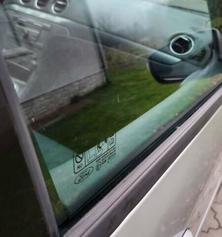 Серый Форд С-Макс, объемом двигателя 1.75 л и пробегом 382 тыс. км за 4500 $, фото 12 на Automoto.ua