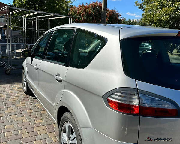 Серый Форд С-Макс, объемом двигателя 2 л и пробегом 46 тыс. км за 9000 $, фото 5 на Automoto.ua