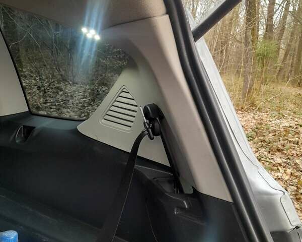 Серый Форд С-Макс, объемом двигателя 2 л и пробегом 325 тыс. км за 6000 $, фото 27 на Automoto.ua