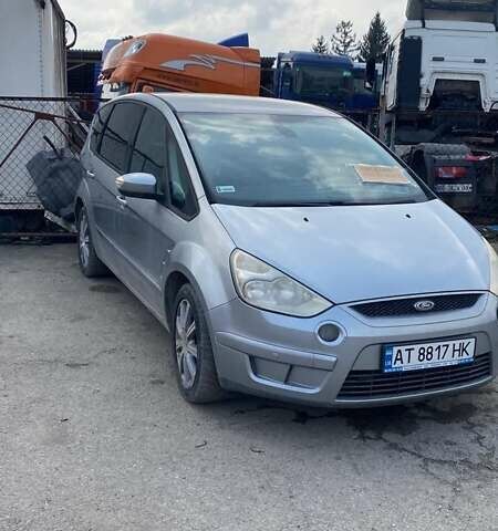 Форд С-Макс 2006 в Ивано-Франковске на Automoto.ua Серый Форд С-Макс, объемом двигателя 2 л и пробегом 250 тыс. км за 5600 $, фото 1 на Automoto.ua