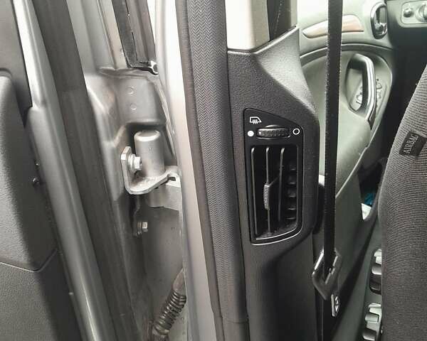 Серый Форд С-Макс, объемом двигателя 2 л и пробегом 325 тыс. км за 6000 $, фото 26 на Automoto.ua