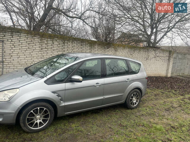 Серый Форд С-Макс, объемом двигателя 1.8 л и пробегом 220 тыс. км за 6600 $, фото 4 на Automoto.ua