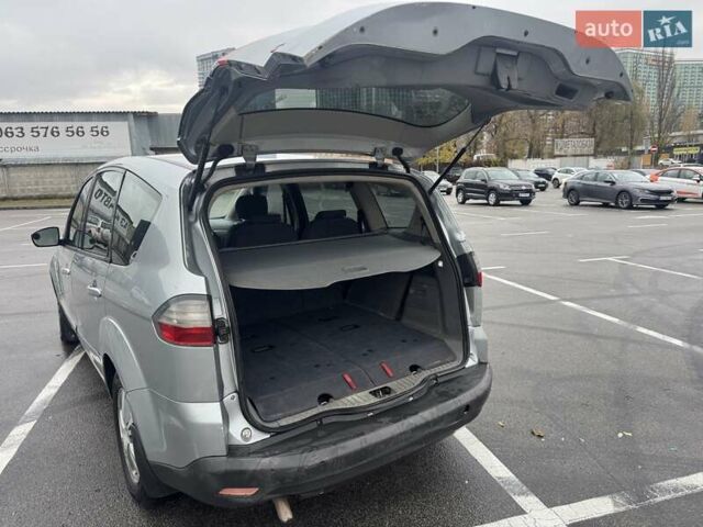 Серый Форд С-Макс, объемом двигателя 2 л и пробегом 300 тыс. км за 4500 $, фото 14 на Automoto.ua