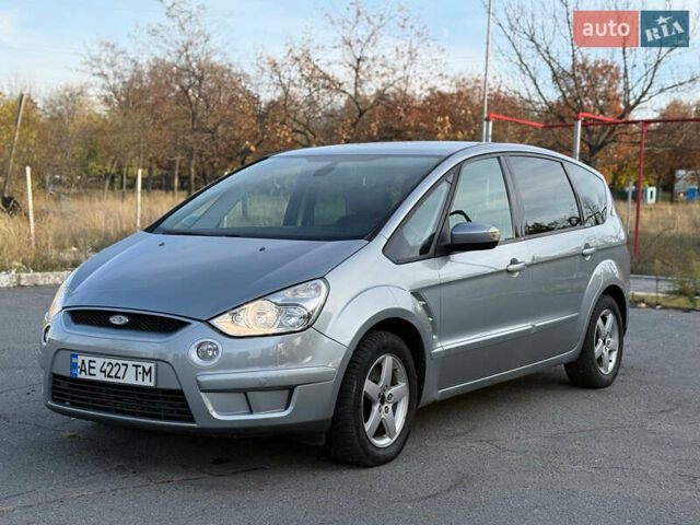 Форд С-Макс 2006 в Днепре (Днепропетровске) на Automoto.ua Серый Форд С-Макс, объемом двигателя 2 л и пробегом 267 тыс. км за 4900 $, фото 6 на Automoto.ua