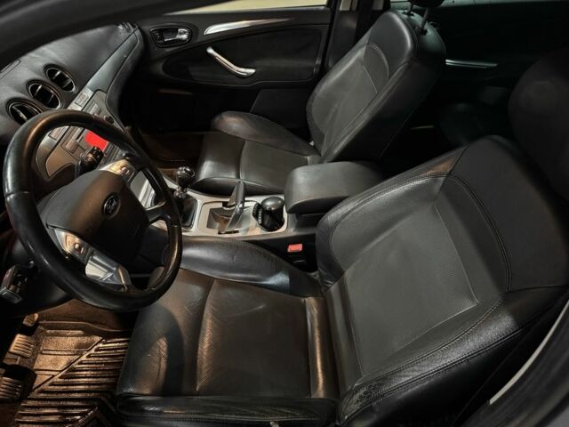 Серый Форд С-Макс, объемом двигателя 1.8 л и пробегом 314 тыс. км за 2200 $, фото 5 на Automoto.ua