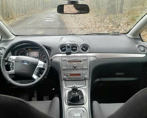 Серый Форд С-Макс, объемом двигателя 2 л и пробегом 325 тыс. км за 6000 $, фото 24 на Automoto.ua