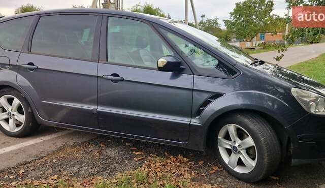 Серый Форд С-Макс, объемом двигателя 2 л и пробегом 345 тыс. км за 6200 $, фото 4 на Automoto.ua