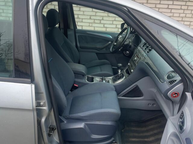 Серый Форд С-Макс, объемом двигателя 1.8 л и пробегом 220 тыс. км за 6600 $, фото 8 на Automoto.ua