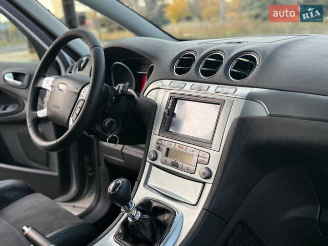 Форд С-Макс 2006 в Днепре (Днепропетровске) на Automoto.ua Серый Форд С-Макс, объемом двигателя 2 л и пробегом 267 тыс. км за 4900 $, фото 9 на Automoto.ua