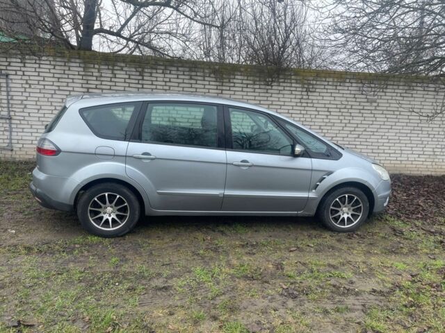 Серый Форд С-Макс, объемом двигателя 1.8 л и пробегом 220 тыс. км за 6600 $, фото 4 на Automoto.ua