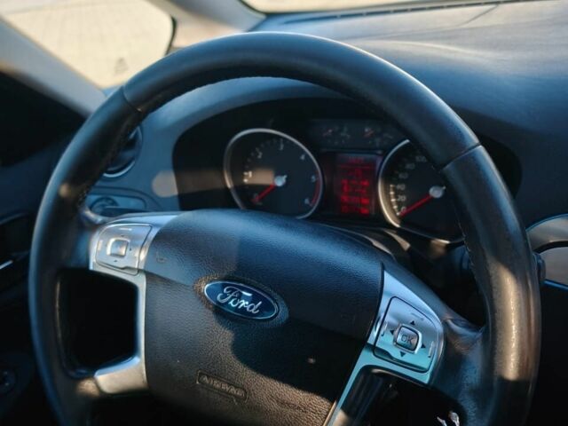 Серый Форд С-Макс, объемом двигателя 2 л и пробегом 290 тыс. км за 6700 $, фото 9 на Automoto.ua