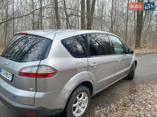 Серый Форд С-Макс, объемом двигателя 2 л и пробегом 325 тыс. км за 6000 $, фото 1 на Automoto.ua