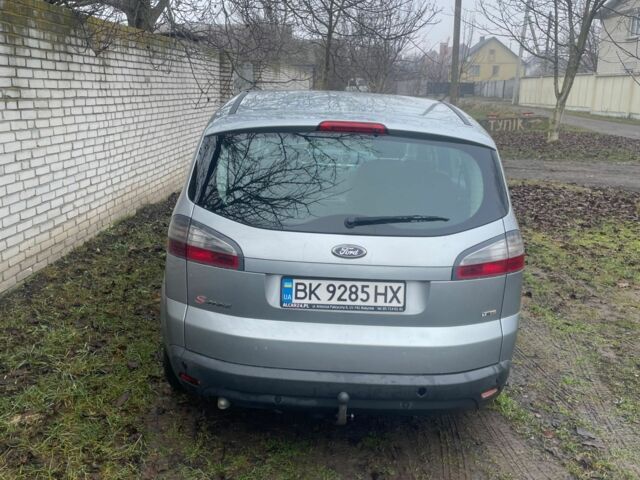 Серый Форд С-Макс, объемом двигателя 1.8 л и пробегом 220 тыс. км за 6600 $, фото 3 на Automoto.ua