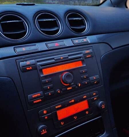 Серый Форд С-Макс, объемом двигателя 1.75 л и пробегом 382 тыс. км за 4500 $, фото 40 на Automoto.ua