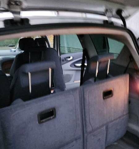 Серый Форд С-Макс, объемом двигателя 1.75 л и пробегом 382 тыс. км за 4500 $, фото 32 на Automoto.ua