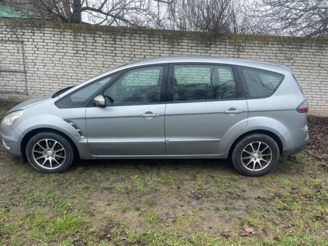 Серый Форд С-Макс, объемом двигателя 1.8 л и пробегом 220 тыс. км за 6600 $, фото 1 на Automoto.ua