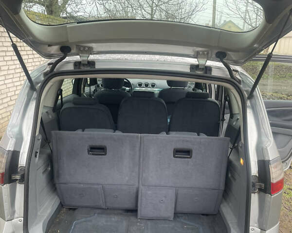 Серый Форд С-Макс, объемом двигателя 1.8 л и пробегом 220 тыс. км за 6600 $, фото 5 на Automoto.ua