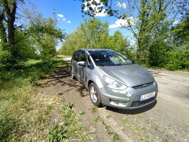 Серый Форд С-Макс, объемом двигателя 2 л и пробегом 316 тыс. км за 4100 $, фото 4 на Automoto.ua