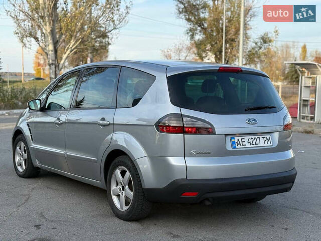 Форд С-Макс 2006 в Днепре (Днепропетровске) на Automoto.ua Серый Форд С-Макс, объемом двигателя 2 л и пробегом 267 тыс. км за 4900 $, фото 4 на Automoto.ua