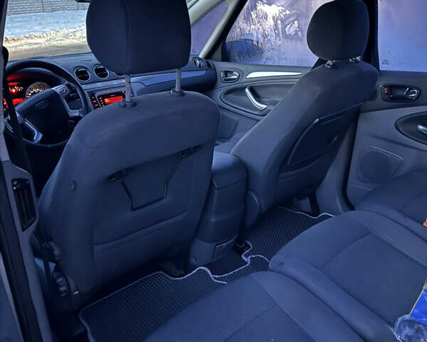 Серый Форд С-Макс, объемом двигателя 2 л и пробегом 280 тыс. км за 5700 $, фото 10 на Automoto.ua