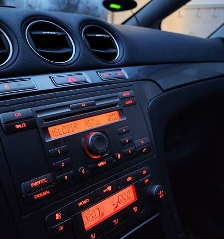 Серый Форд С-Макс, объемом двигателя 1.75 л и пробегом 382 тыс. км за 4500 $, фото 41 на Automoto.ua