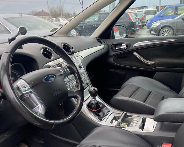 Серый Форд С-Макс, объемом двигателя 2 л и пробегом 322 тыс. км за 6000 $, фото 7 на Automoto.ua