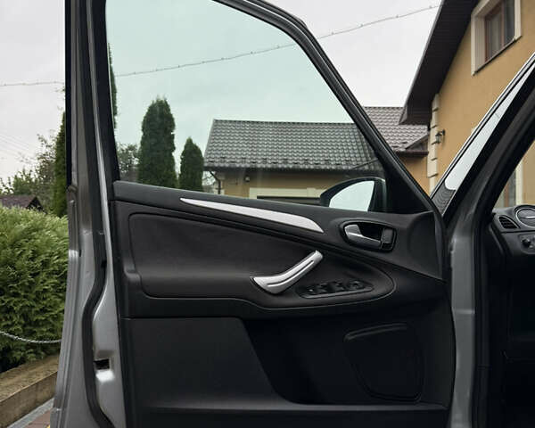 Сірий Форд С-Макс, об'ємом двигуна 2 л та пробігом 234 тис. км за 6650 $, фото 14 на Automoto.ua