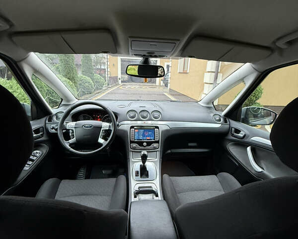 Сірий Форд С-Макс, об'ємом двигуна 2 л та пробігом 234 тис. км за 6650 $, фото 1 на Automoto.ua