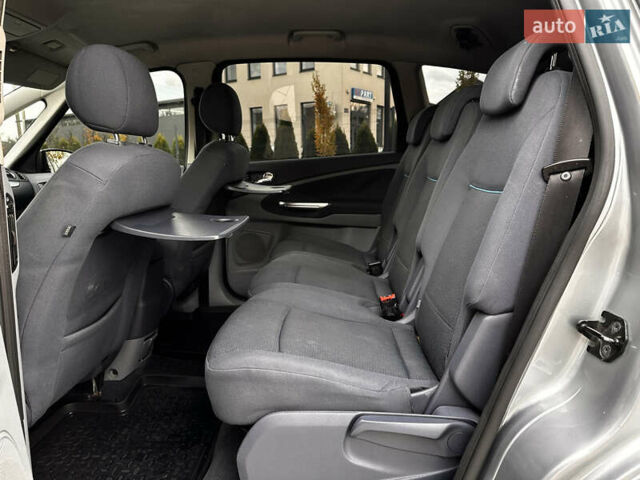 Форд С-Макс 2007 у Миколаєві на Automoto.ua Сірий Форд С-Макс, об'ємом двигуна 1.8 л та пробігом 320 тис. км за 6500 $, фото 28 на Automoto.ua